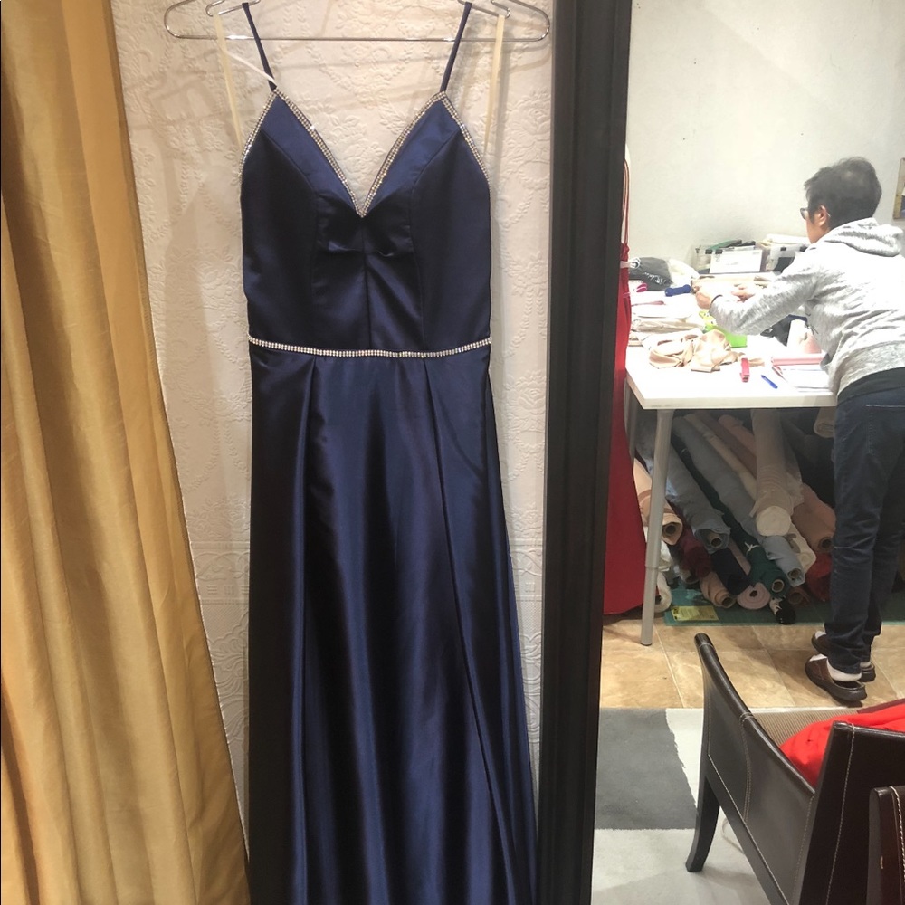 Prom dress - Picture 2 of 2